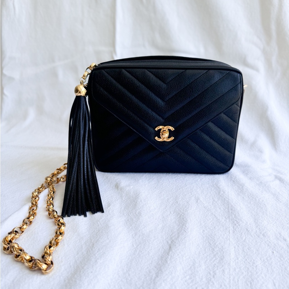 Chanel Chevron Bijoux-Chain
Camera Bag, Black Caviar Leather with GPH